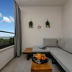Aria De Lux *