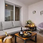 Aria De Lux Apartment