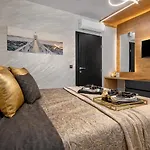 Aria De Lux * Makarska