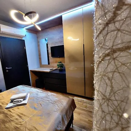 Aria De Lux * Makarska